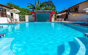 Condominio com piscina e ótima localização.